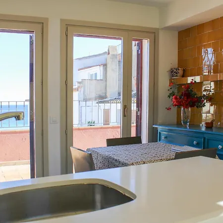公寓 Awesome In Gerona With House Sea View *