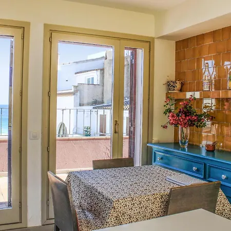 Awesome In Gerona With House Sea View Апартаменты *